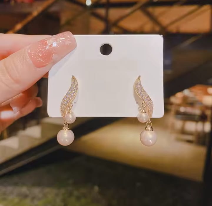 S Shape Crystal Leaf Drop Elegant Pearl Zircon Korean Earing - golden