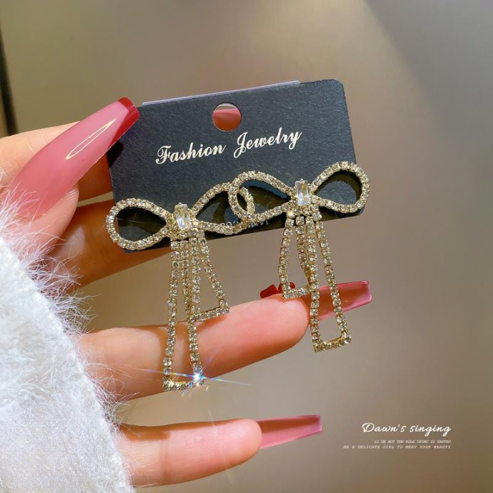 Touch Of Glamour To Your Look With These Bow Shape Zircon Korean Earrings – Color Golden