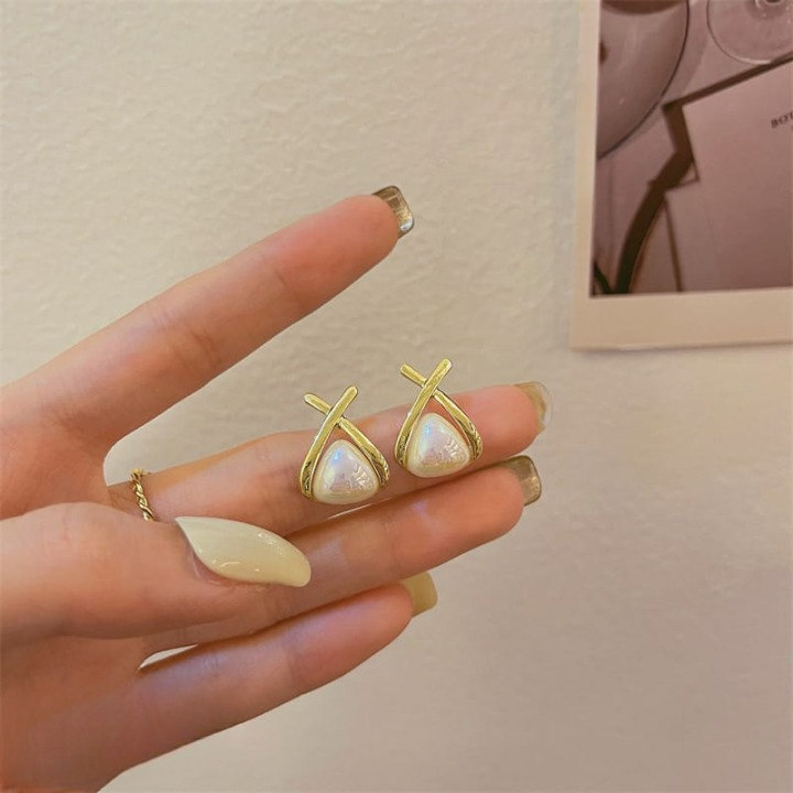Trendy Korean Cross Pearl Earrings – Sculpted Design