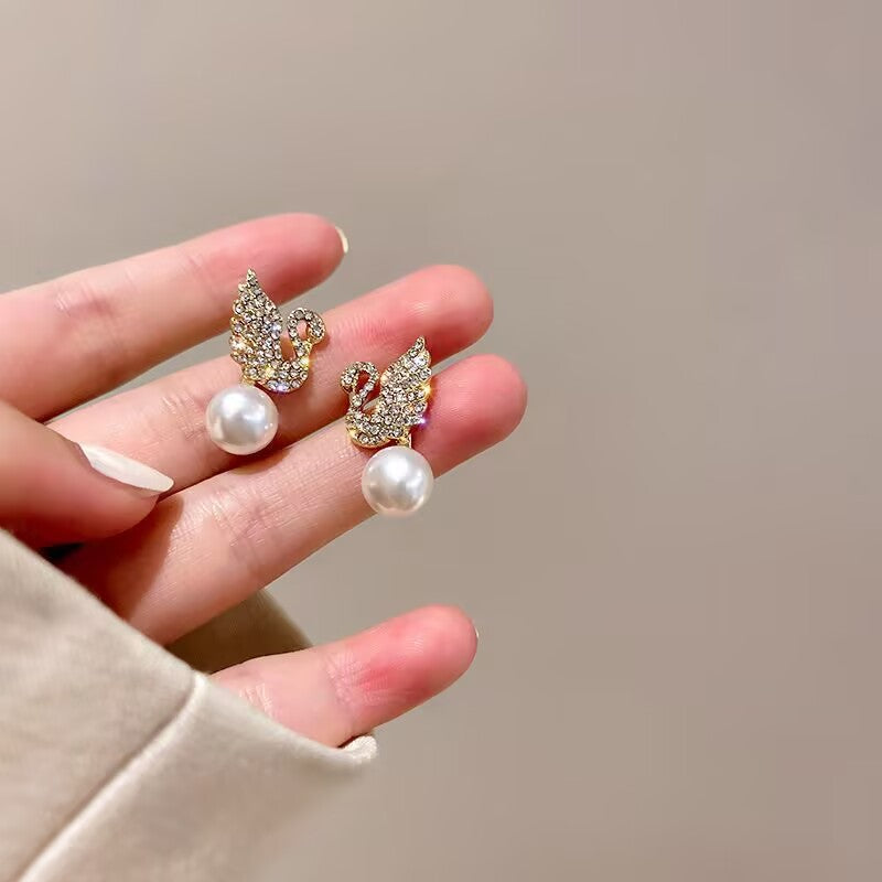 ZJE-911 Swan Pearl Earrings - Golden