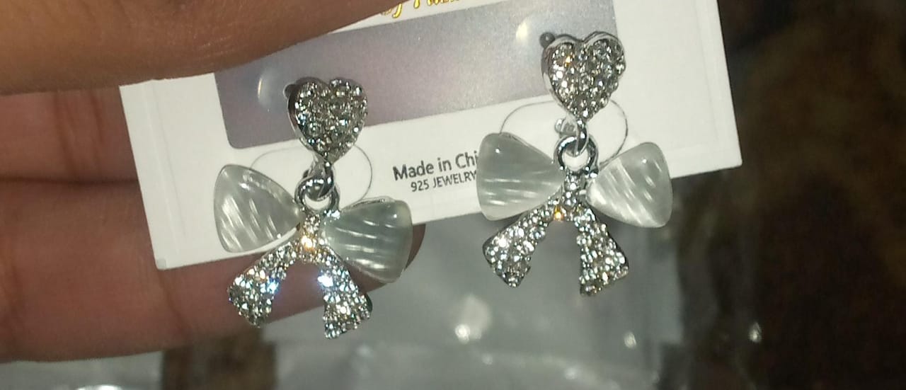 Heart Bow Zircon Korean Stud Earrings for Women – Elegant Golden Alloy Earrings Without Box